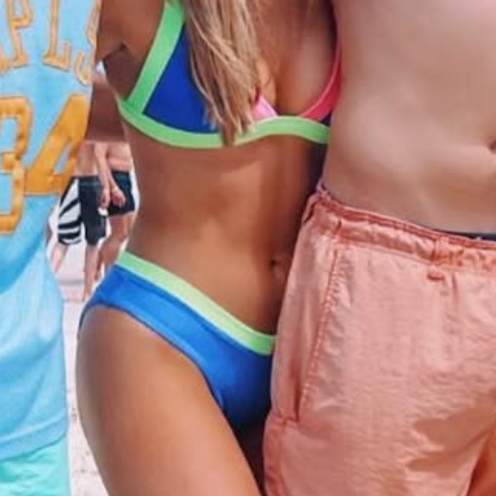 One One Bikini Set - Picture 3 of 3